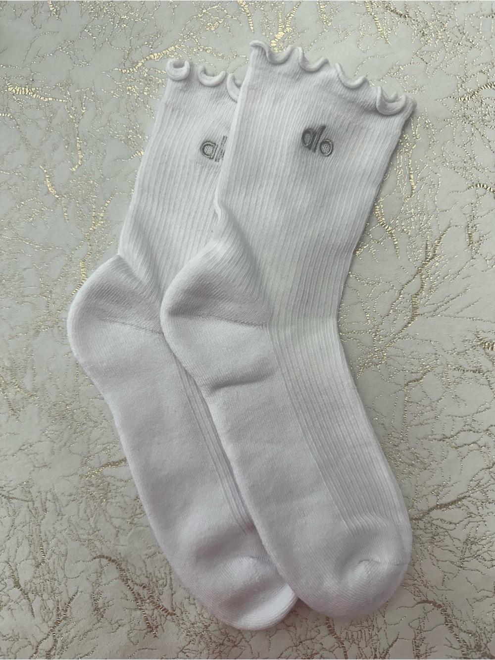 Alo Yoga white Lettuce socks 
NWOT